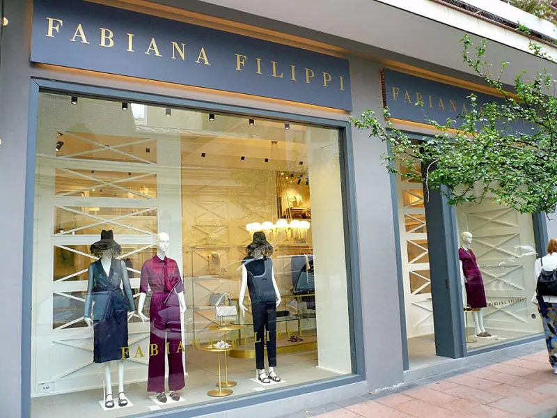 L'Arte del Layering Invernale: Come Vestirsi con Moncler dal Nord al Sud Italia